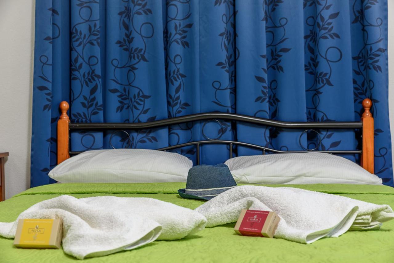 Des Roses Hotel Платаньяс Экстерьер фото