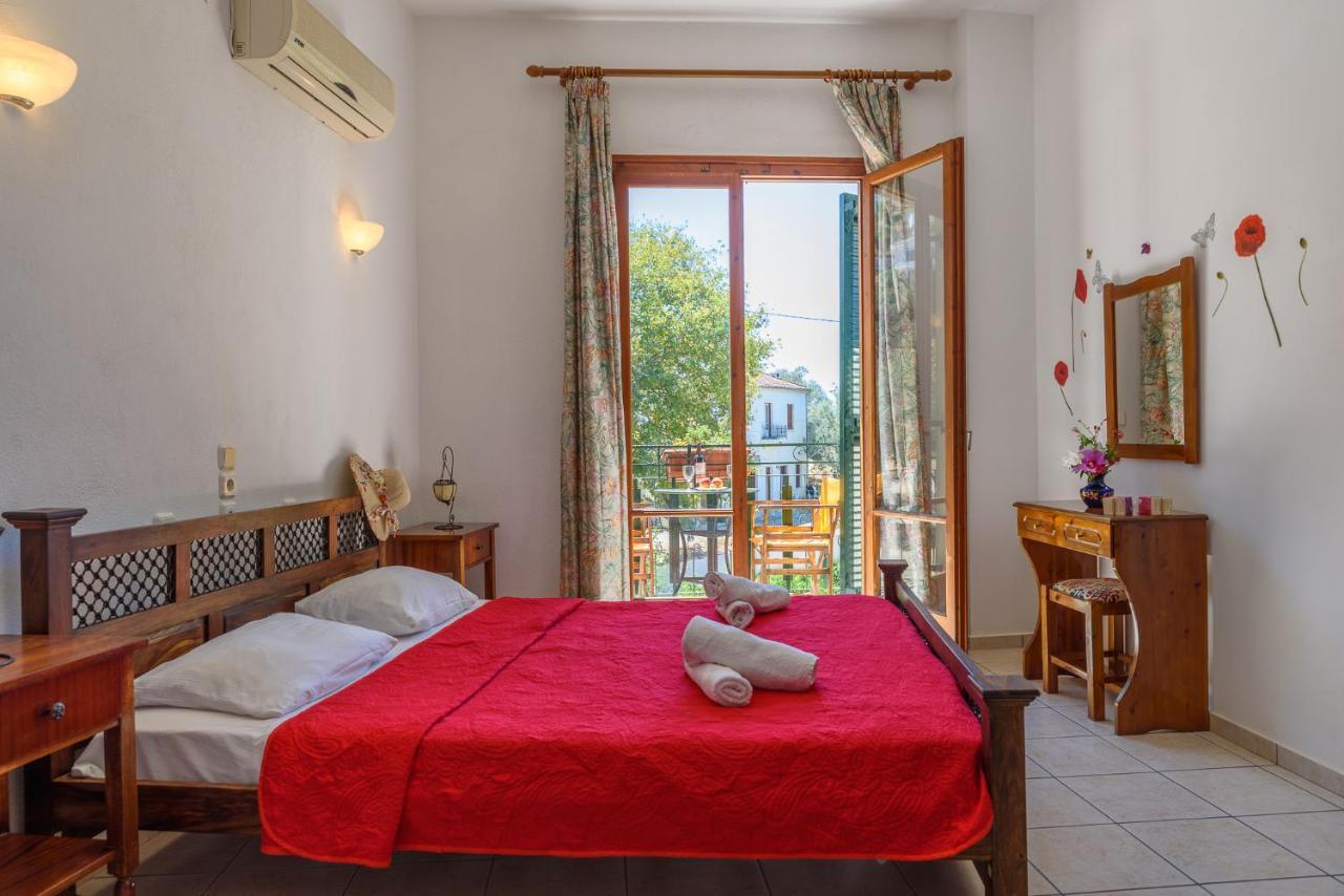 Des Roses Hotel Платаньяс Экстерьер фото