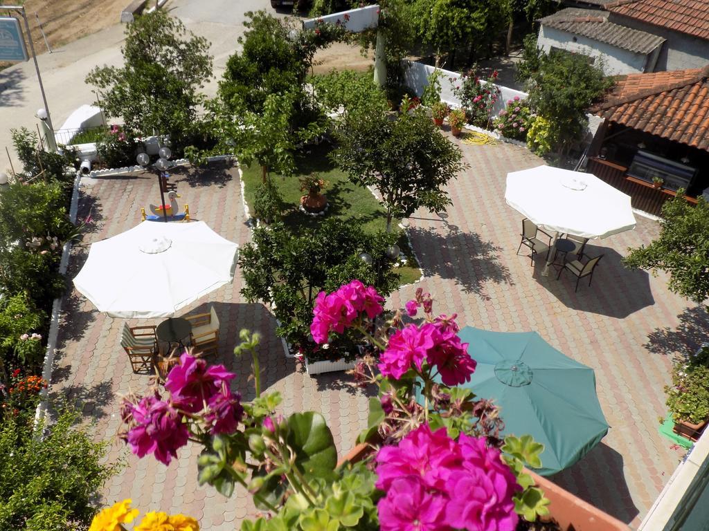 Des Roses Hotel Платаньяс Экстерьер фото