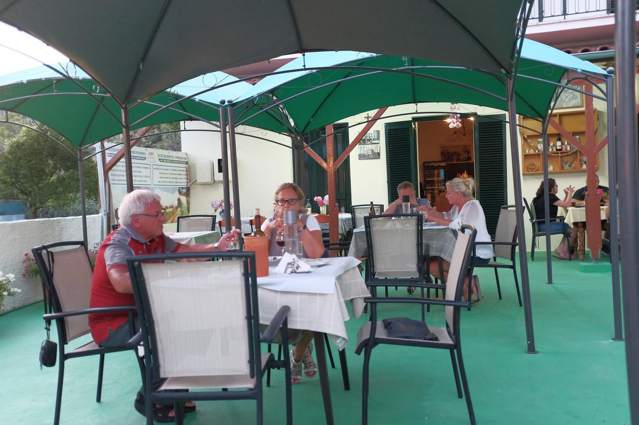 Des Roses Hotel Платаньяс Экстерьер фото