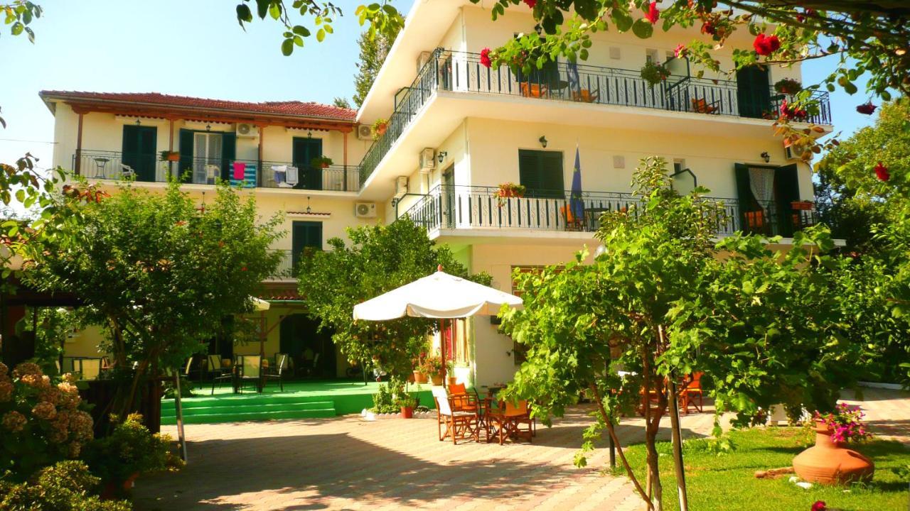 Des Roses Hotel Платаньяс Экстерьер фото