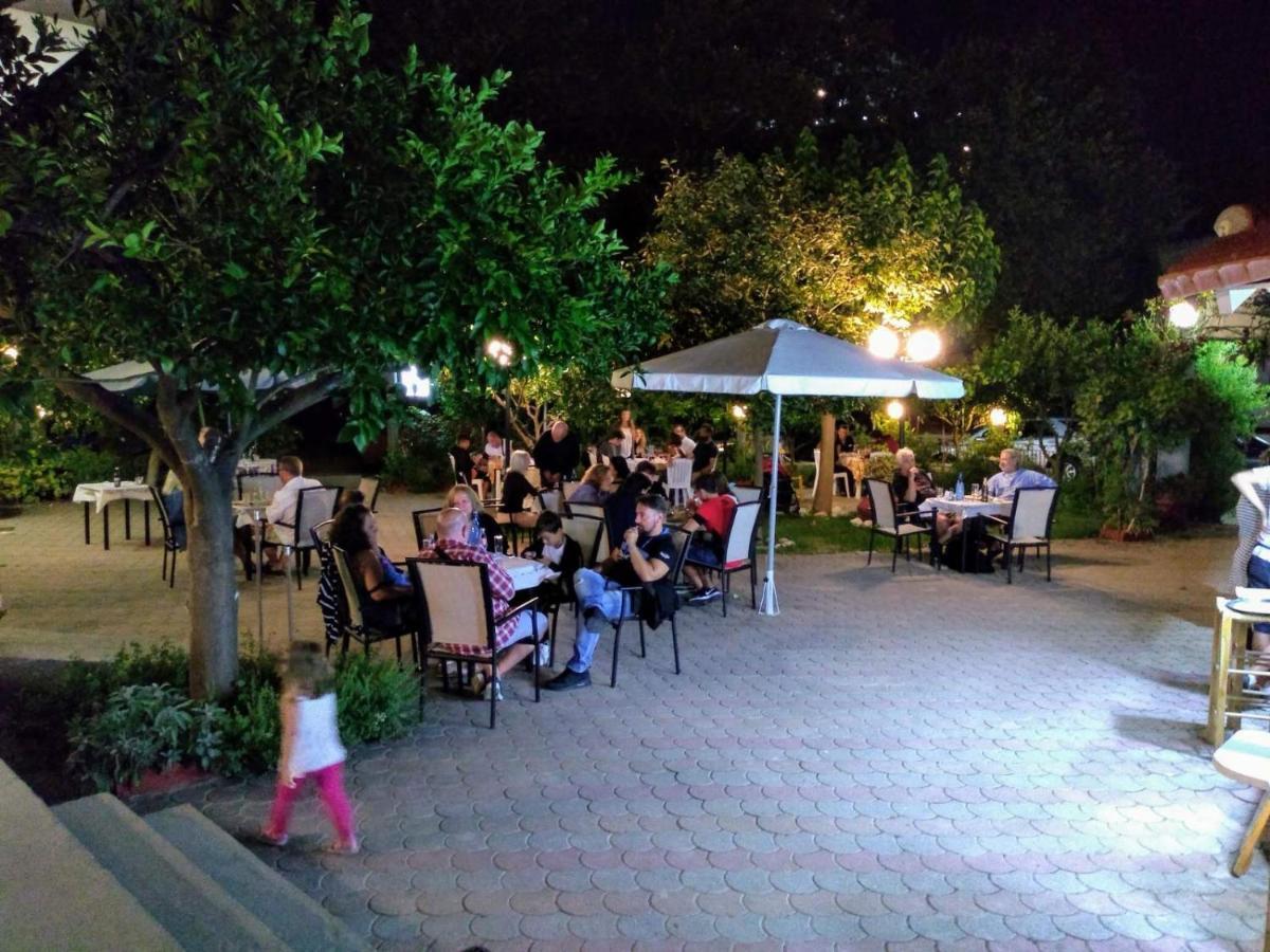 Des Roses Hotel Платаньяс Экстерьер фото